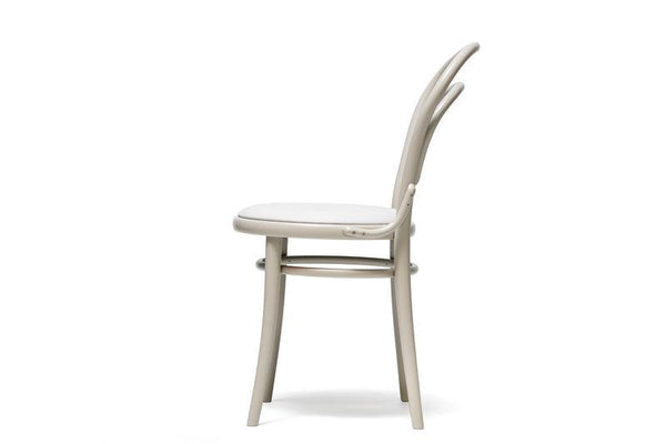 Michael Thonet No. 14 Bentwood Chair by Ton (Upholstered) | B2H